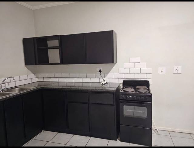 2 BEDROOM PROPERTY TO RENT IN FLORIDA